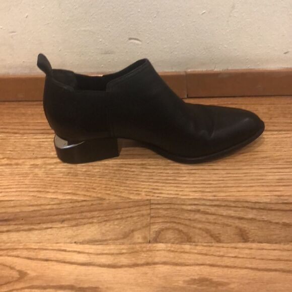 Alexander Wang Koir one black boot. It’s the left boot - Picture 6 of 12